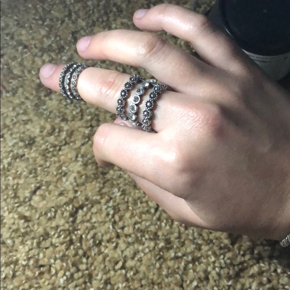 Gorgeous ring - Picture 2 of 3